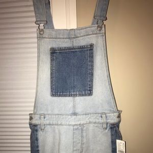 PACSUN NEVER WORN STILL TAG Jean short overalls